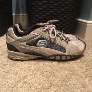 Skechers Looking For A New Life!